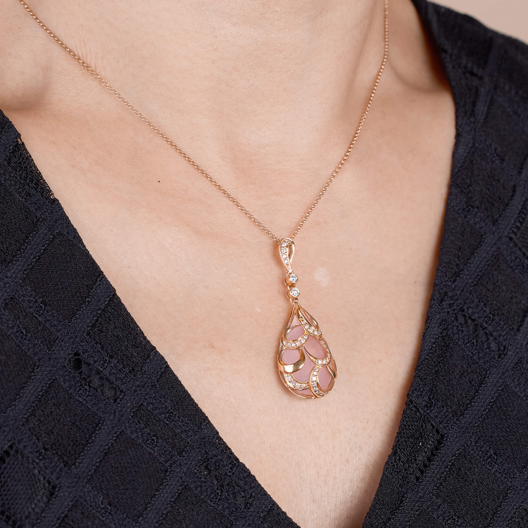 Teardrop Openwork Necklace