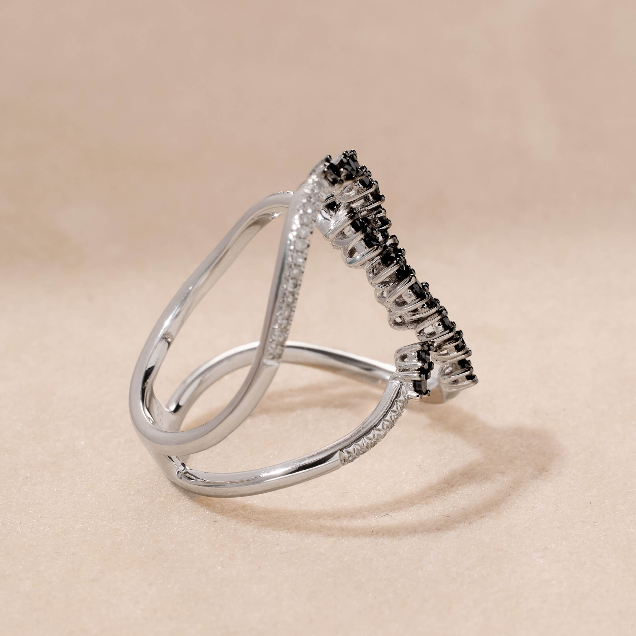 Blackdiamond14403_0a31b9e3-9d49-4d5a-a703-302be98256c4.jpg