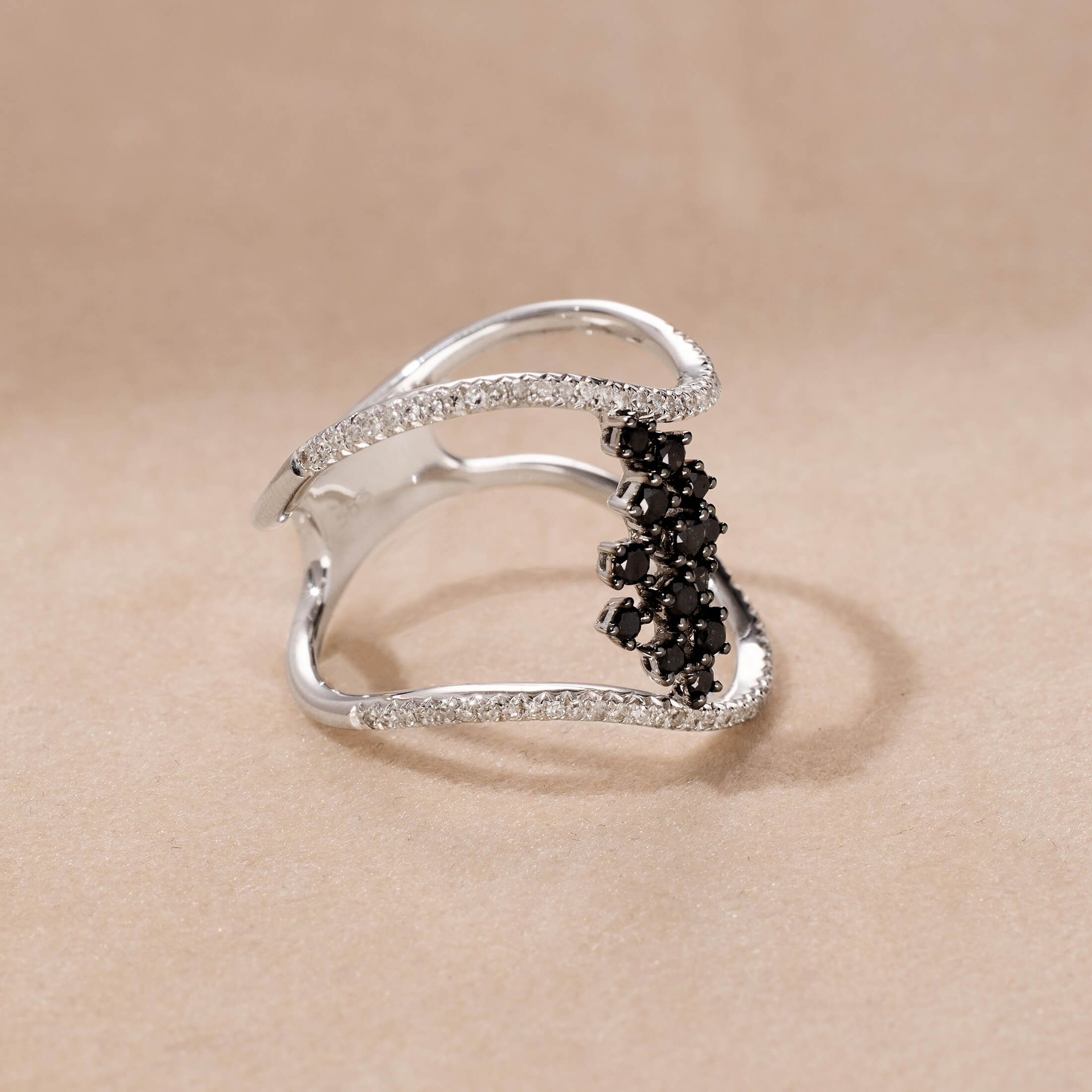 Blackdiamond14411_e09ae446-9459-4325-a714-f415d51f59b7.jpg