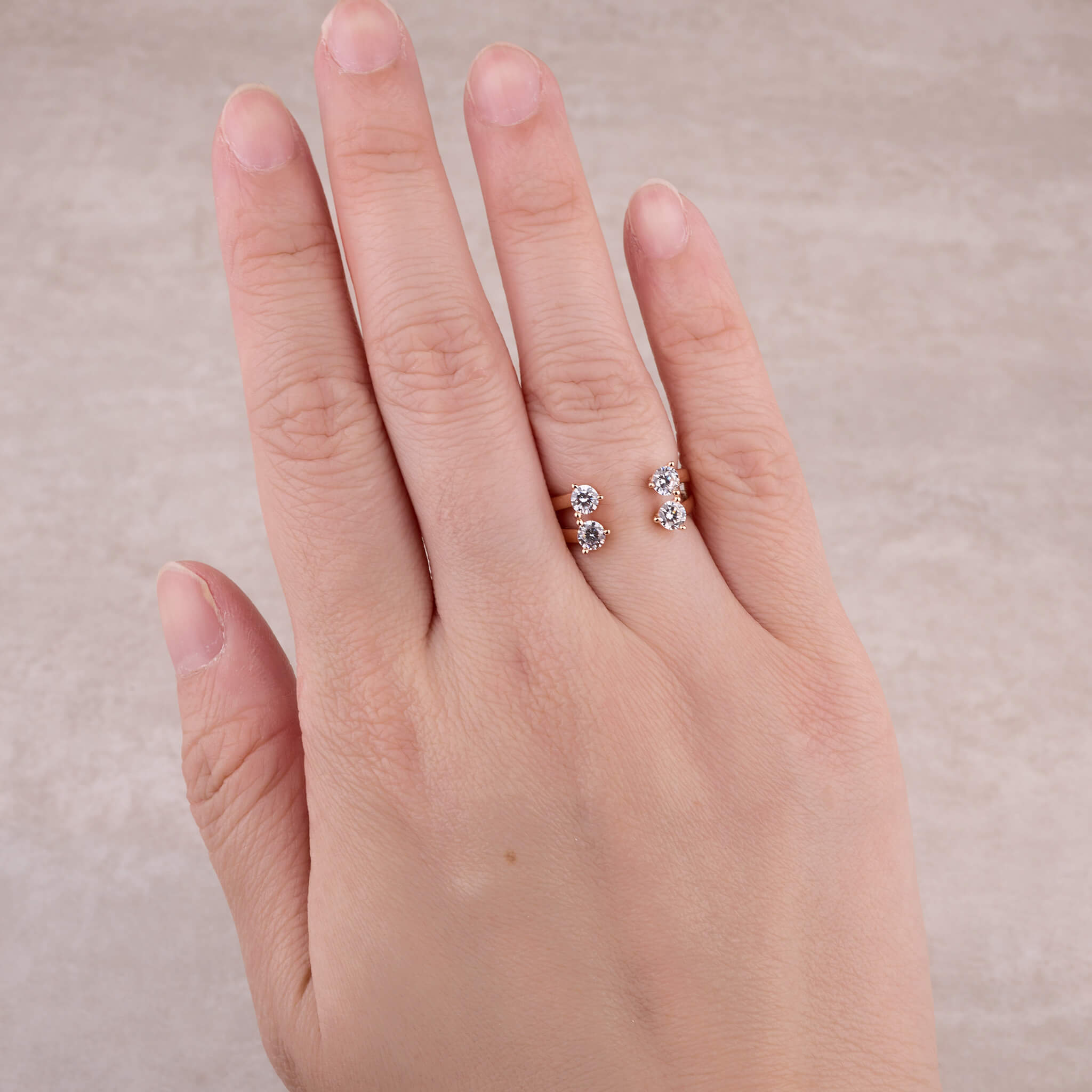 JDSR2109-hand02.jpg