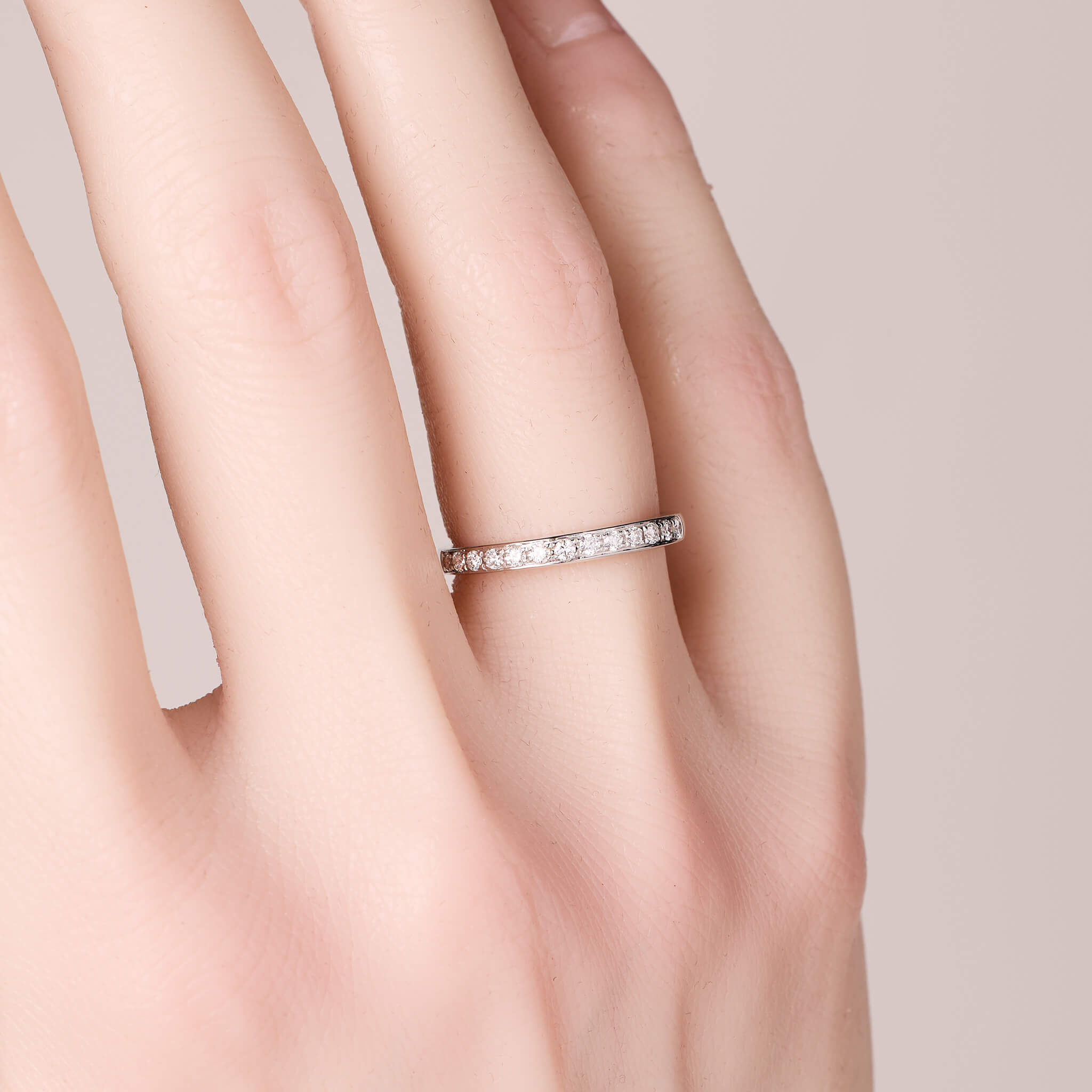WDR17181-31-hand.jpg