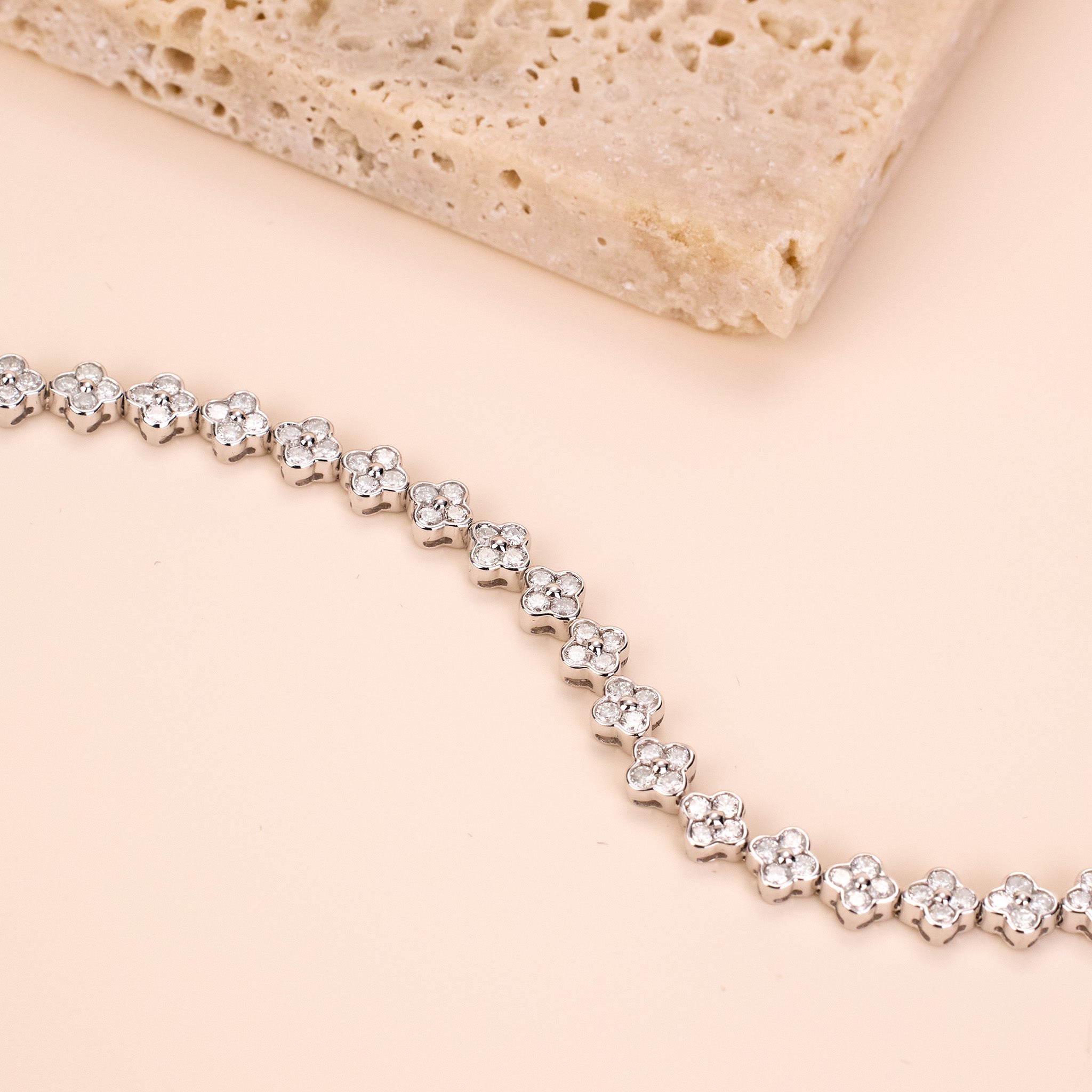 diamondbracelet0327_d7e69690-6231-4661-9fdc-709cc616b056.jpg