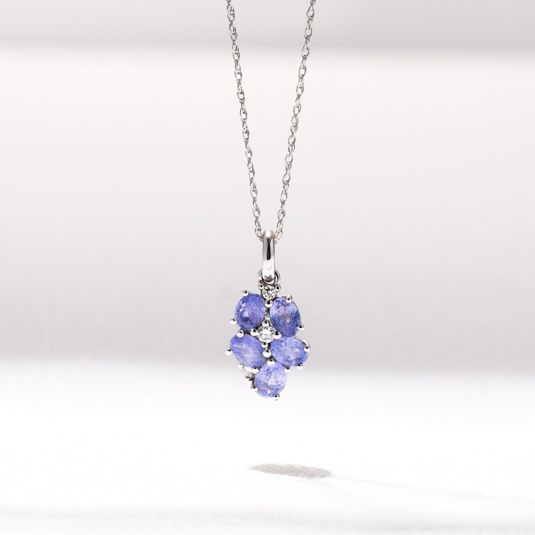Gemstone cluster chain