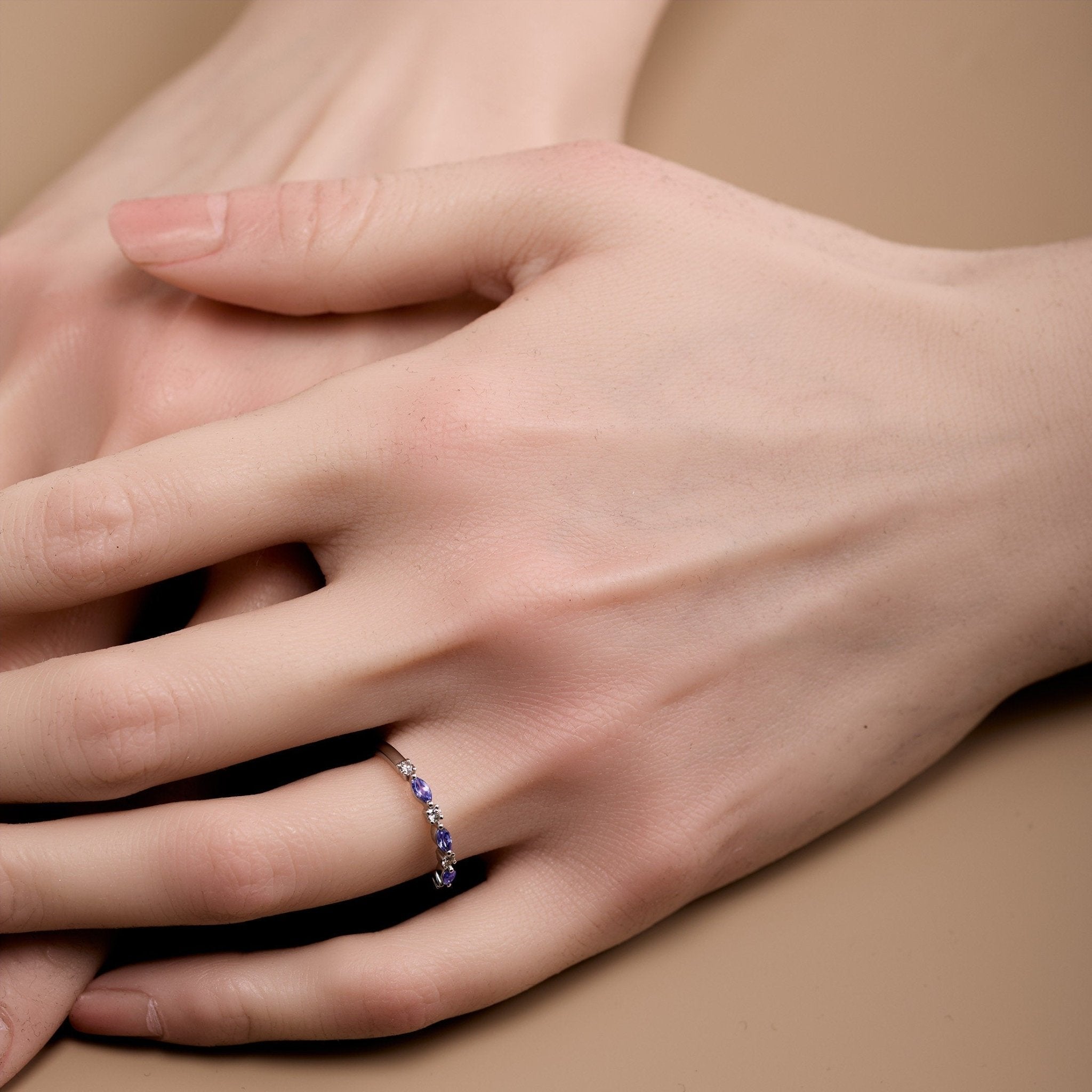 Alternating Gem Ring