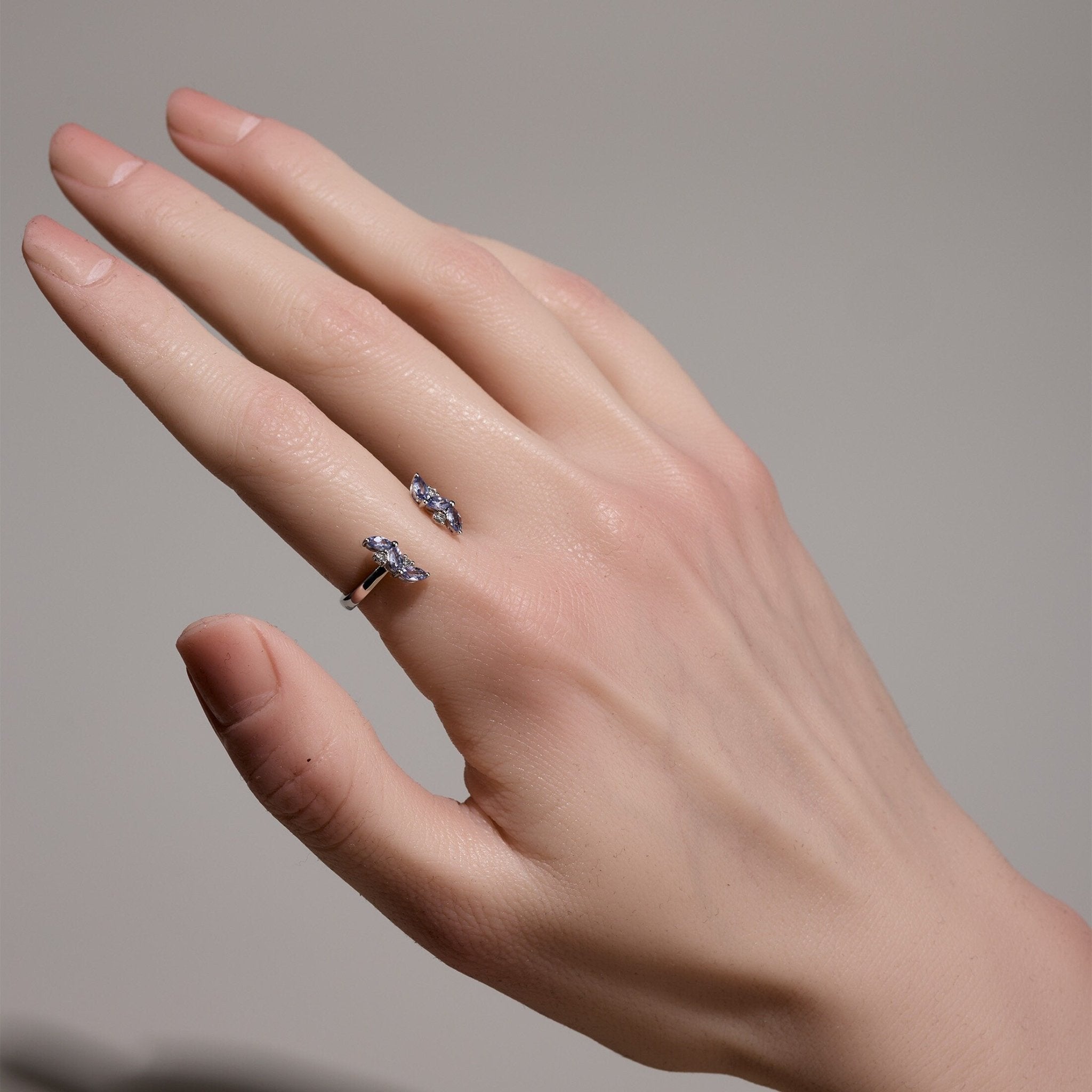 Adjustable floral gem ring